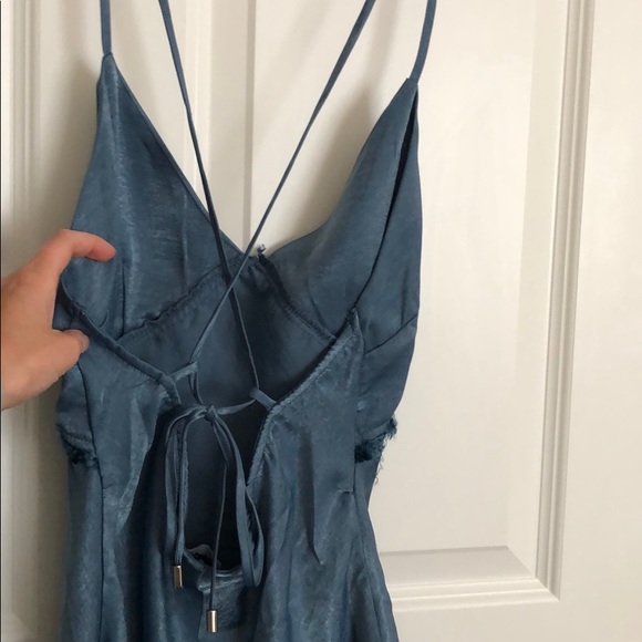 Pretty blue dress - Picture 3 of 8